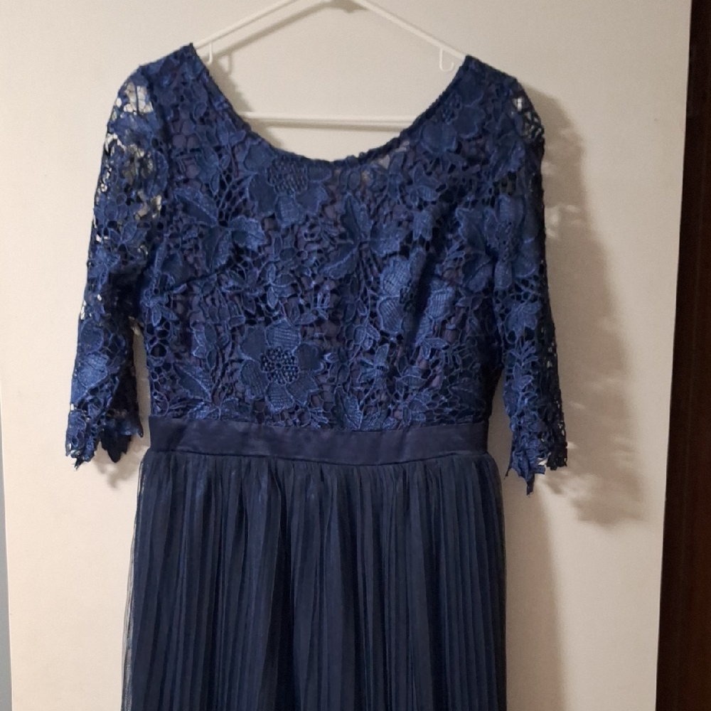 Elegant Lace Navy Blue Prom Dress